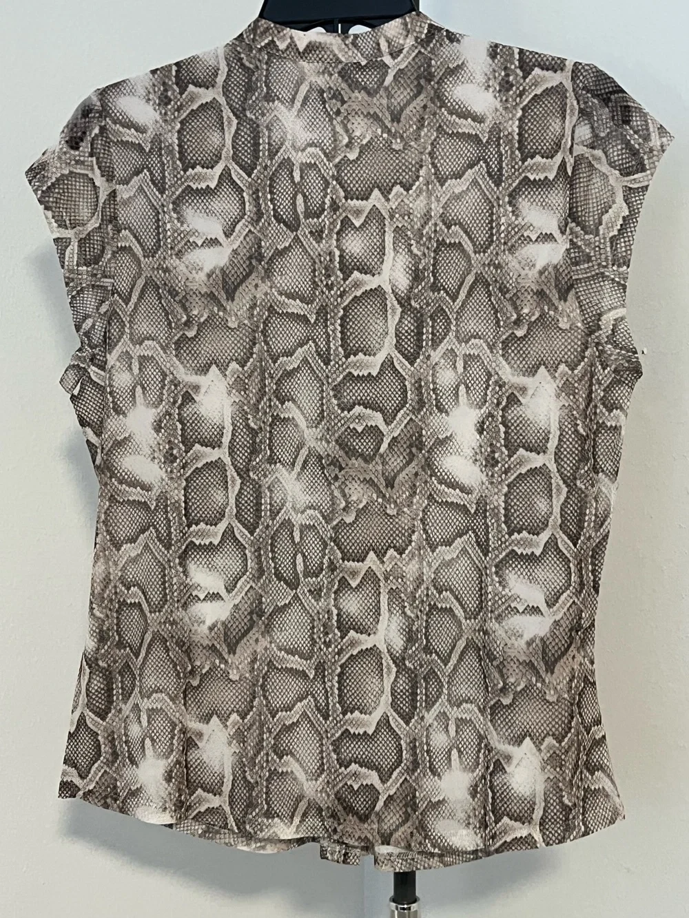 Les Serein Snake Print Cap Sleeve Blouse - Picture 7 of 7